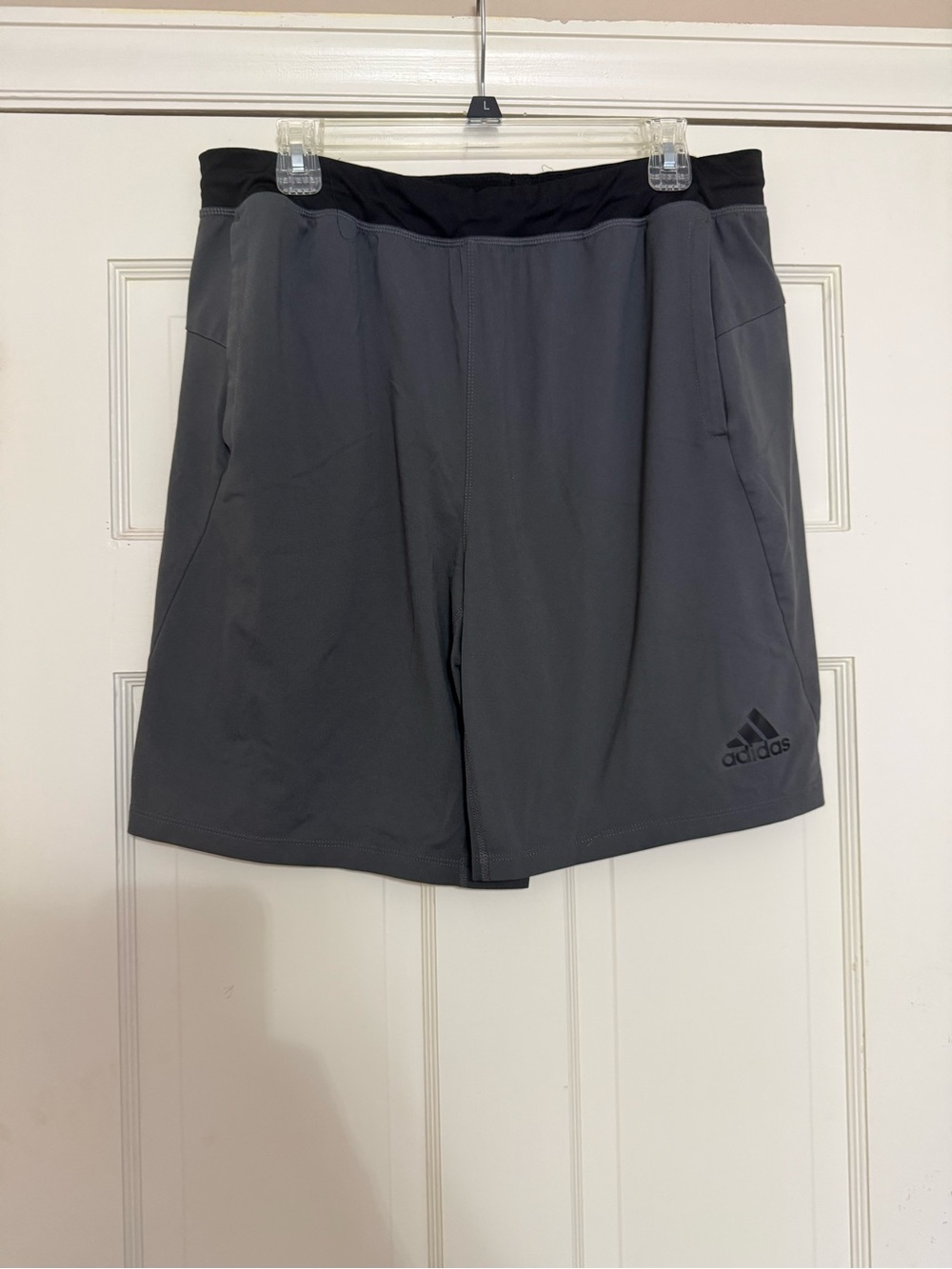 Adidas Men’s Grey Athletic Shorts - L